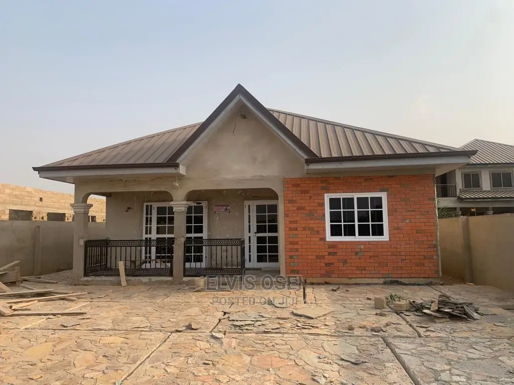 3bedrooms at Amasaman - 3 bedroom Commercial in Ashanti, Amansie West - Sale