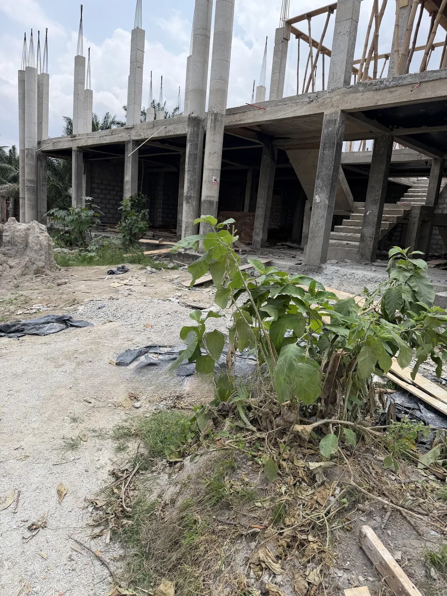 Spacious Roadside Stores for Rent – Asokwa - Commercial in Ashanti, Kumasi Metropolitan - Rent