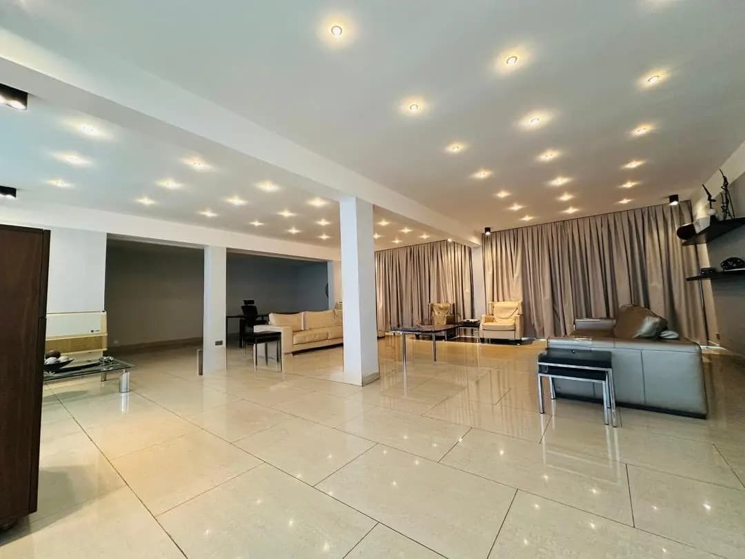 6bdrm Villa in Cantonments for rent - 6 bedroom House in Greater Accra, Cantonments - Rent