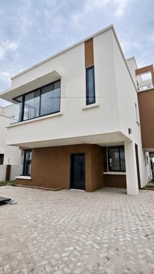 4 bedroom house for sale at Tse Addo - 4 bedroom House in Tse Addo - Sale