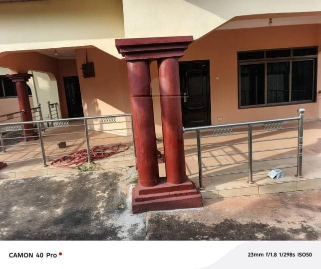 9 bedroom house for sale at Kumasi,Ahenema kokoben - 9 bedroom House in Kumasi,Ahenema kokoben - Sale