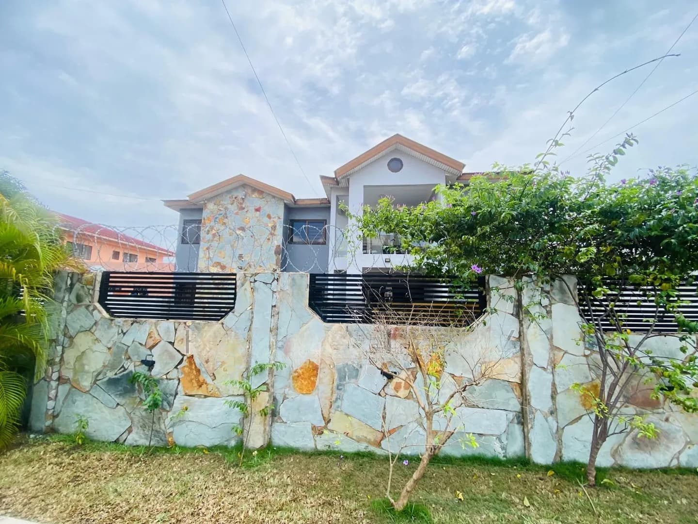 0.12 Acre Land/House for Sale at Dzorwulu - Land in Greater Accra, Dzorwulu - Sale