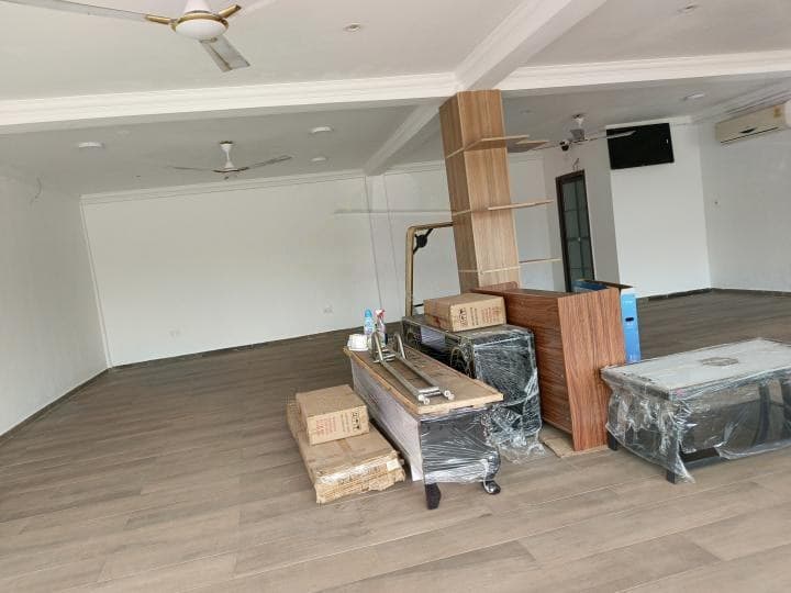 4 room shop for rent at East Legon - 4 bedroom Commercial in East Legon - Rent