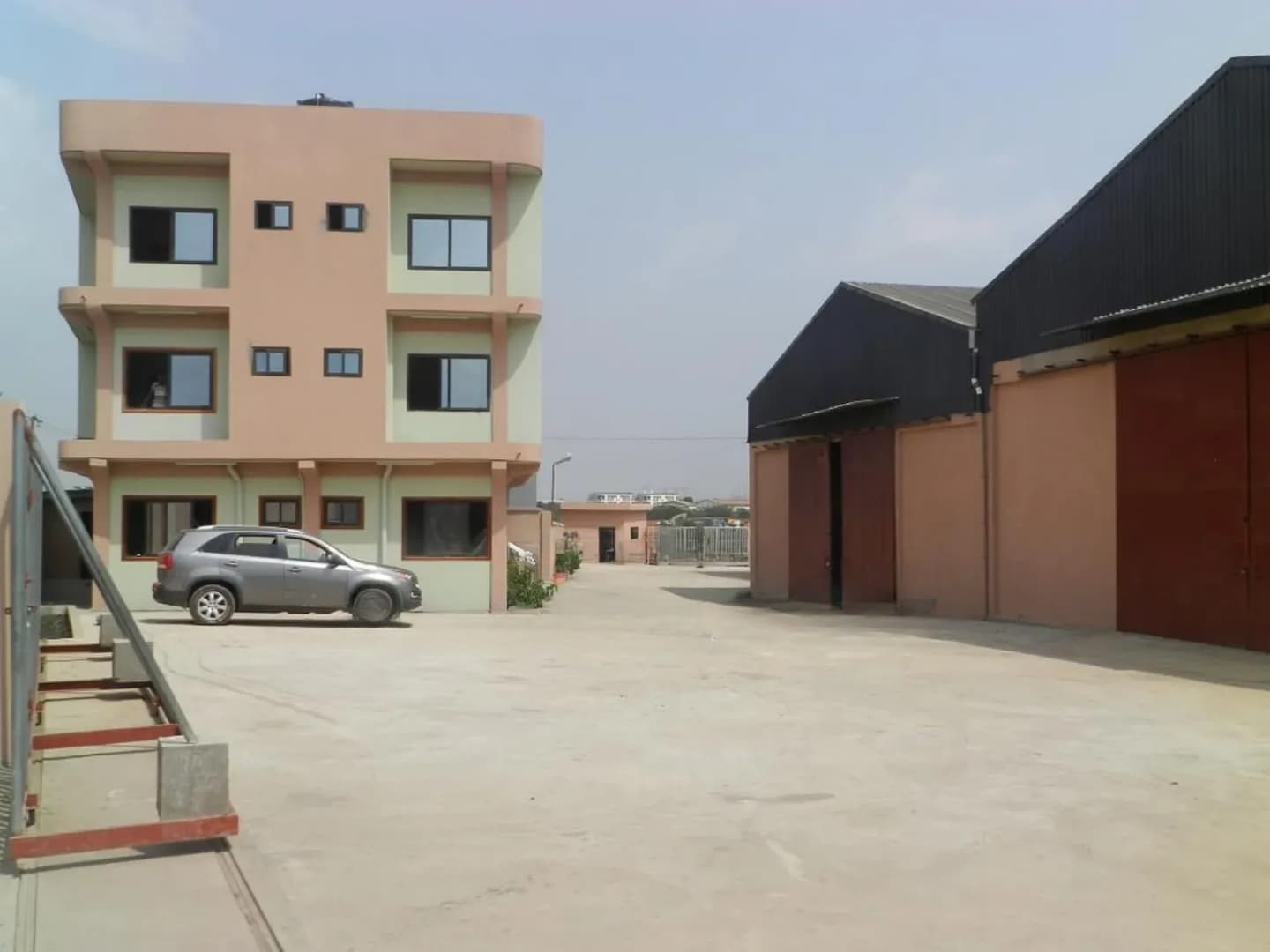 2000 SQM Warehouse With Office Complex - Commercial in Greater Accra, Tema Metropolitan - Sale