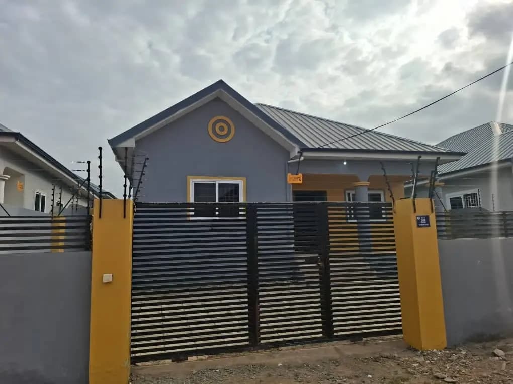 2bdrm House in Adom Estates, Tema Metropolitan for rent - 2 bedroom House in Greater Accra, Tema Metropolitan - Rent