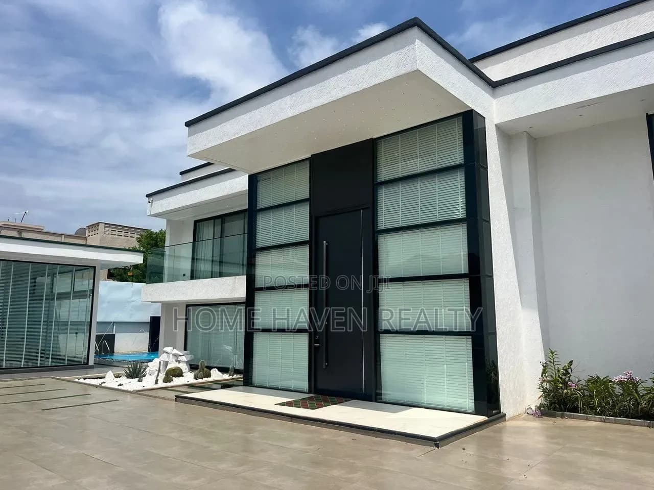 5bdrm House in Airport Hills for sale - 5 bedroom House in Greater Accra, Airport Residential Area - Sale