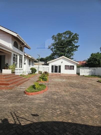 5 room commercial space for rent at East legon - 5 bedroom Commercial in East legon - Rent
