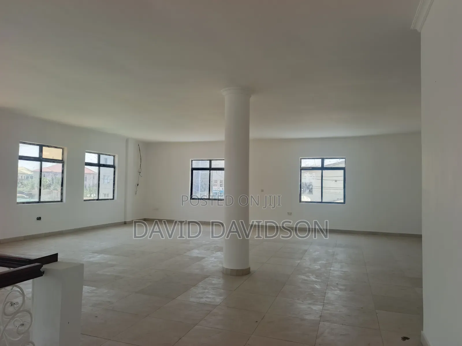 A Large Space for Commercial - Commercial in Greater Accra, Tema Metropolitan - Rent