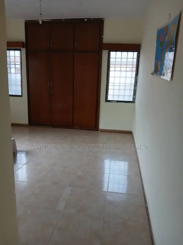 3bedrms House for Rent in Coastal Estate - Commercial in Greater Accra, Tema Metropolitan - Rent