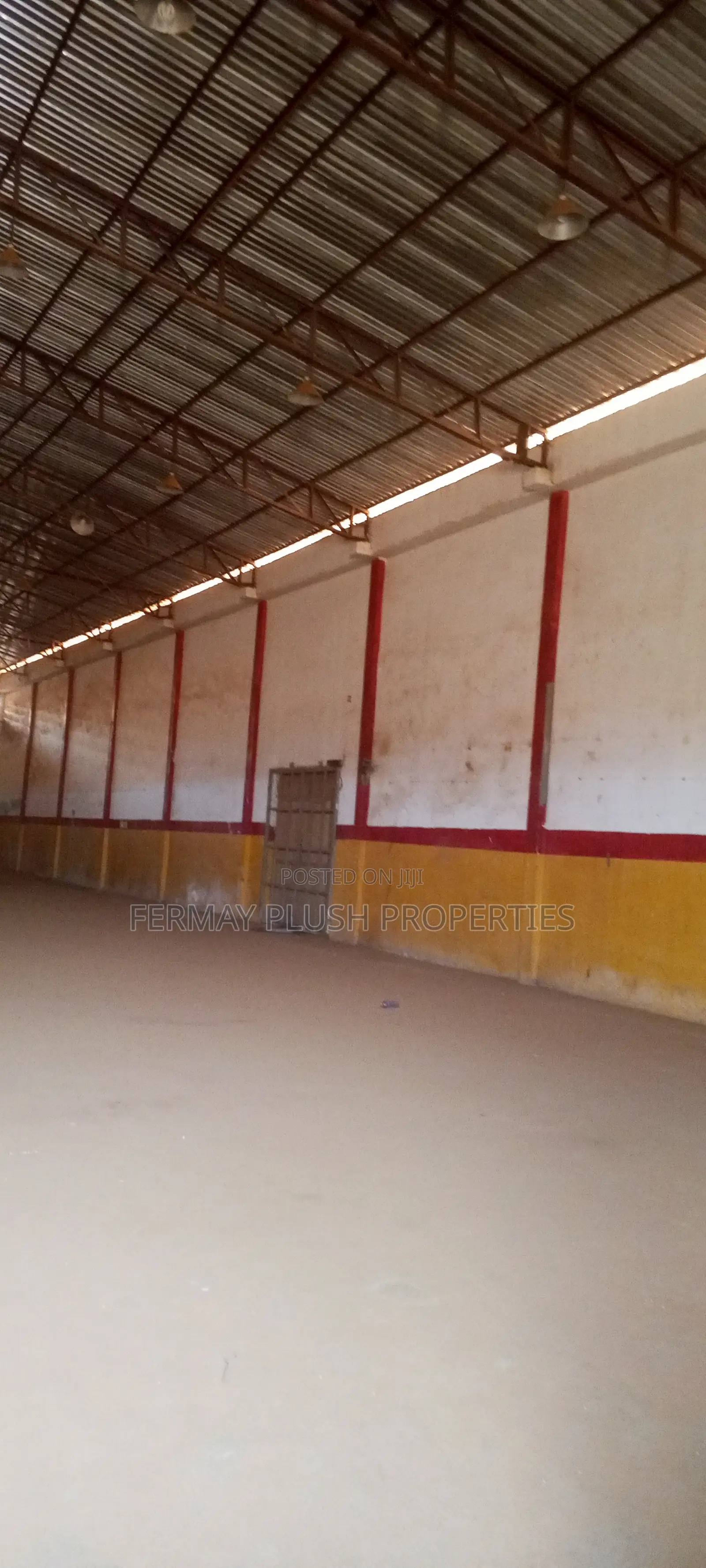 Ware House in Tema Industrial Area - Commercial in Greater Accra, Accra Metropolitan - Rent