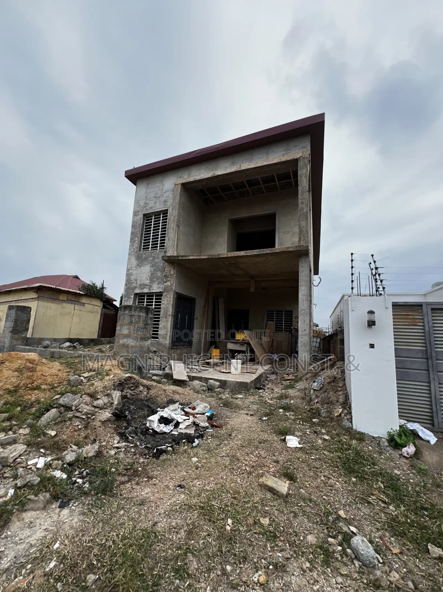 5bdrm Duplex in Lakeside Estate, Ashaley Botwe for sale - 5 bedroom House in Greater Accra, Ashaley Botwe - Sale