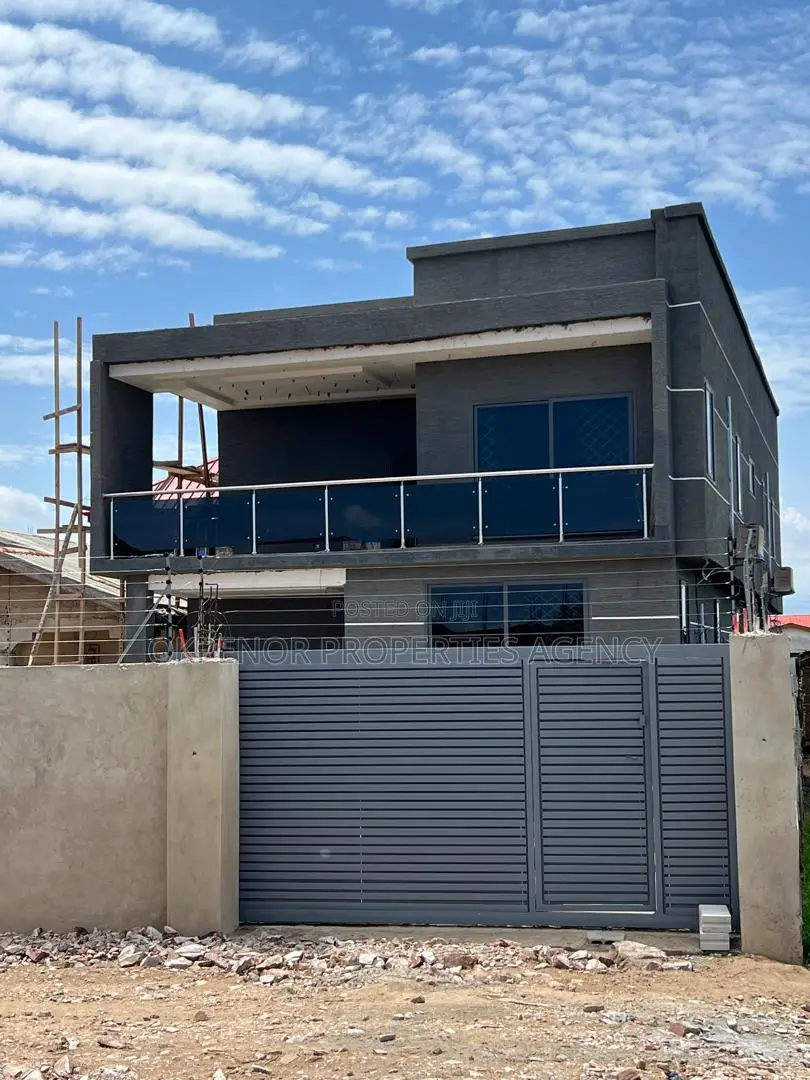 5bdrm House in Ablekuma, Accra Metropolitan for sale - 5 bedroom House in Greater Accra, Accra Metropolitan - Sale