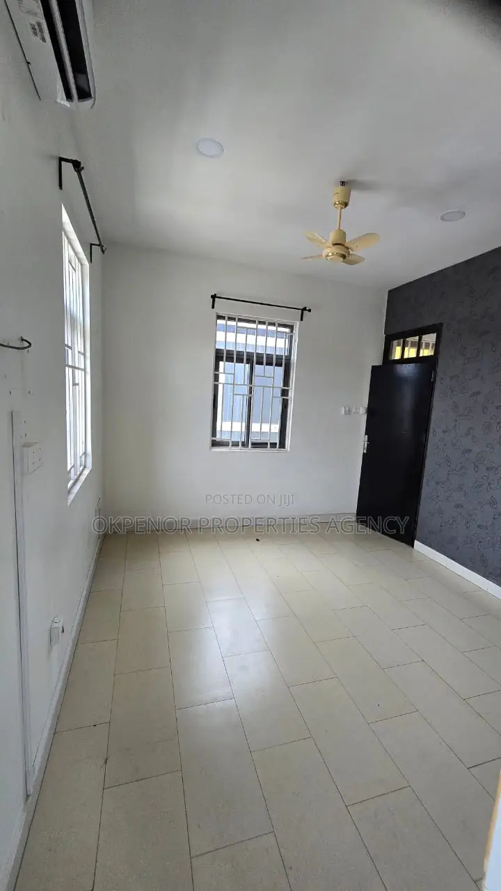 2bdrm House in Osu, Oxford Street for rent - 2 bedroom House in Greater Accra, Osu, Oxford Street - Rent