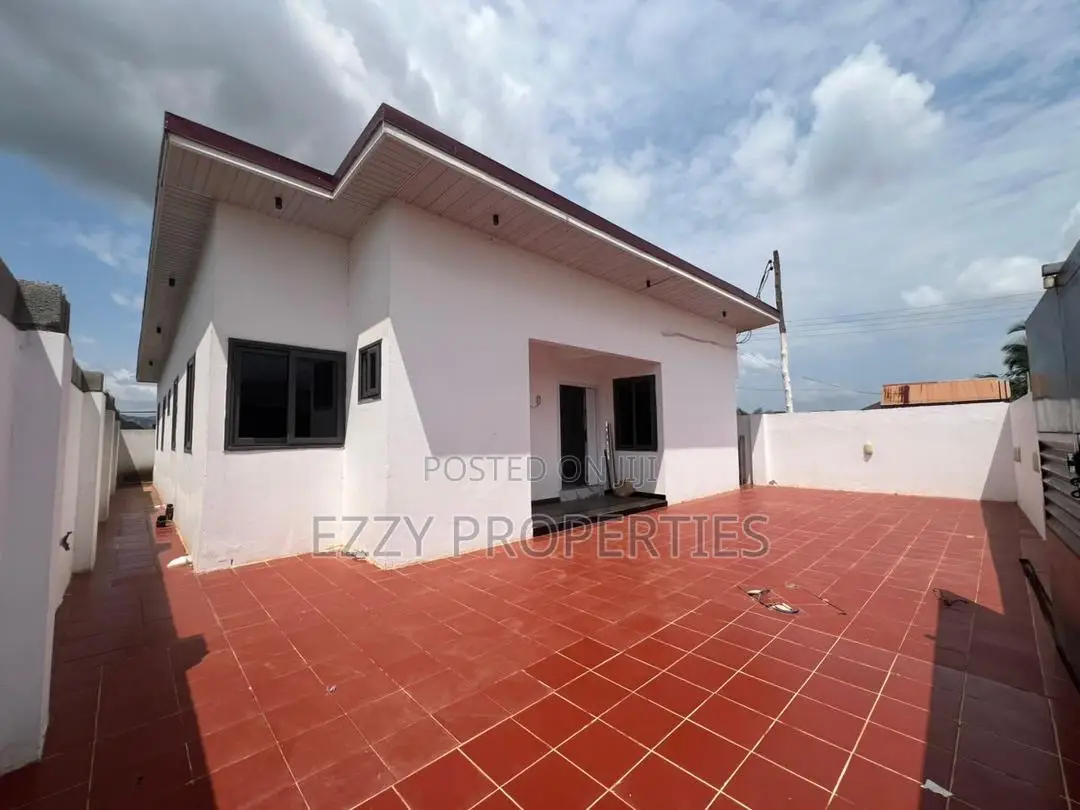 3bdrm House in Oyarifa for sale - 3 bedroom House in Greater Accra, Oyarifa - Sale