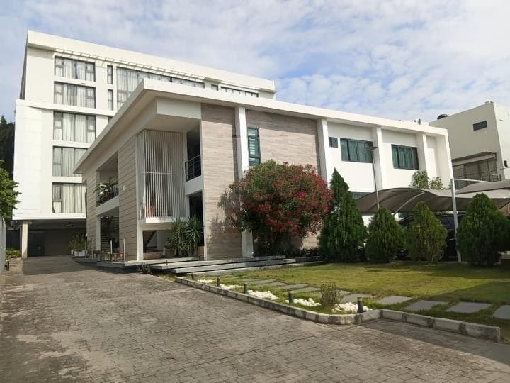 3 bedroom furnished apartment for rent at Airport Area - 3 bedroom Apartment in Airport Area - Rent