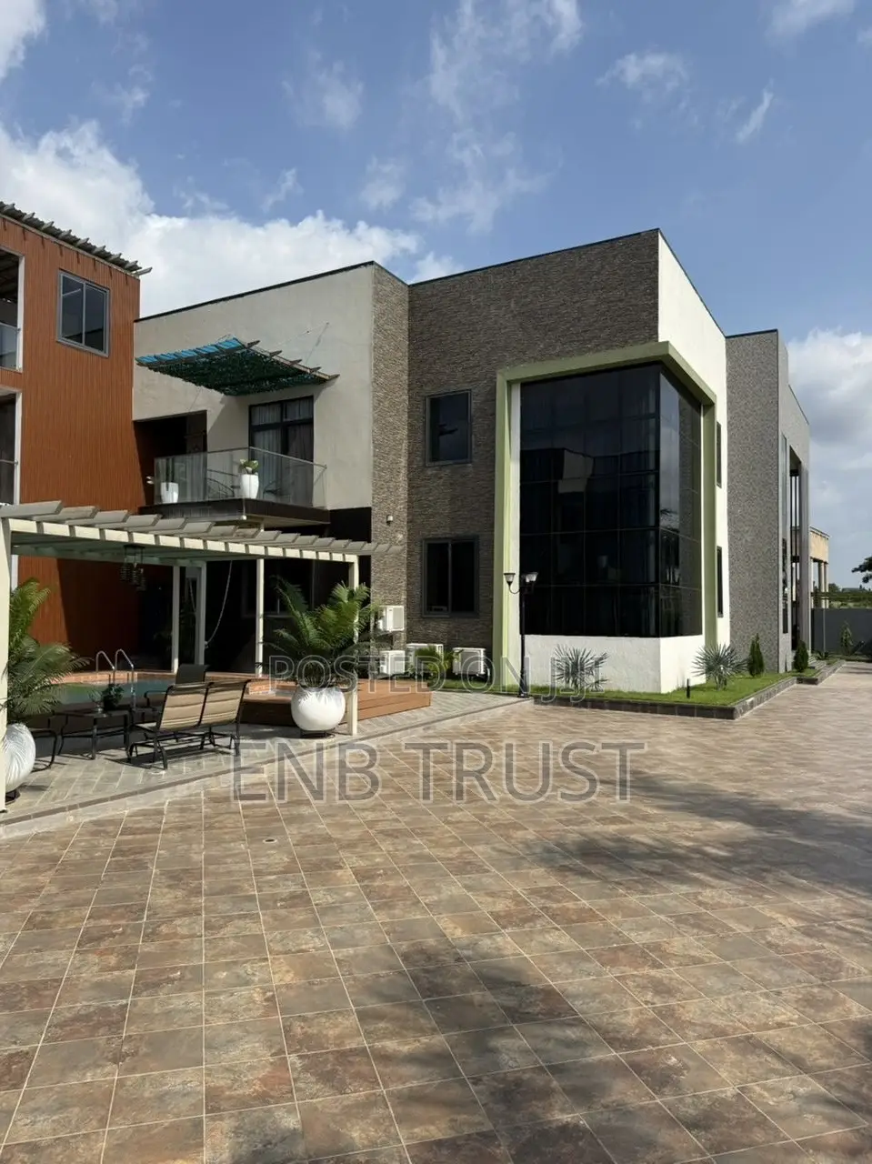 7bdrm Mansion in Pillar 2 for sale - 7 bedroom House in Greater Accra, Dome, Pillar 2 - Sale