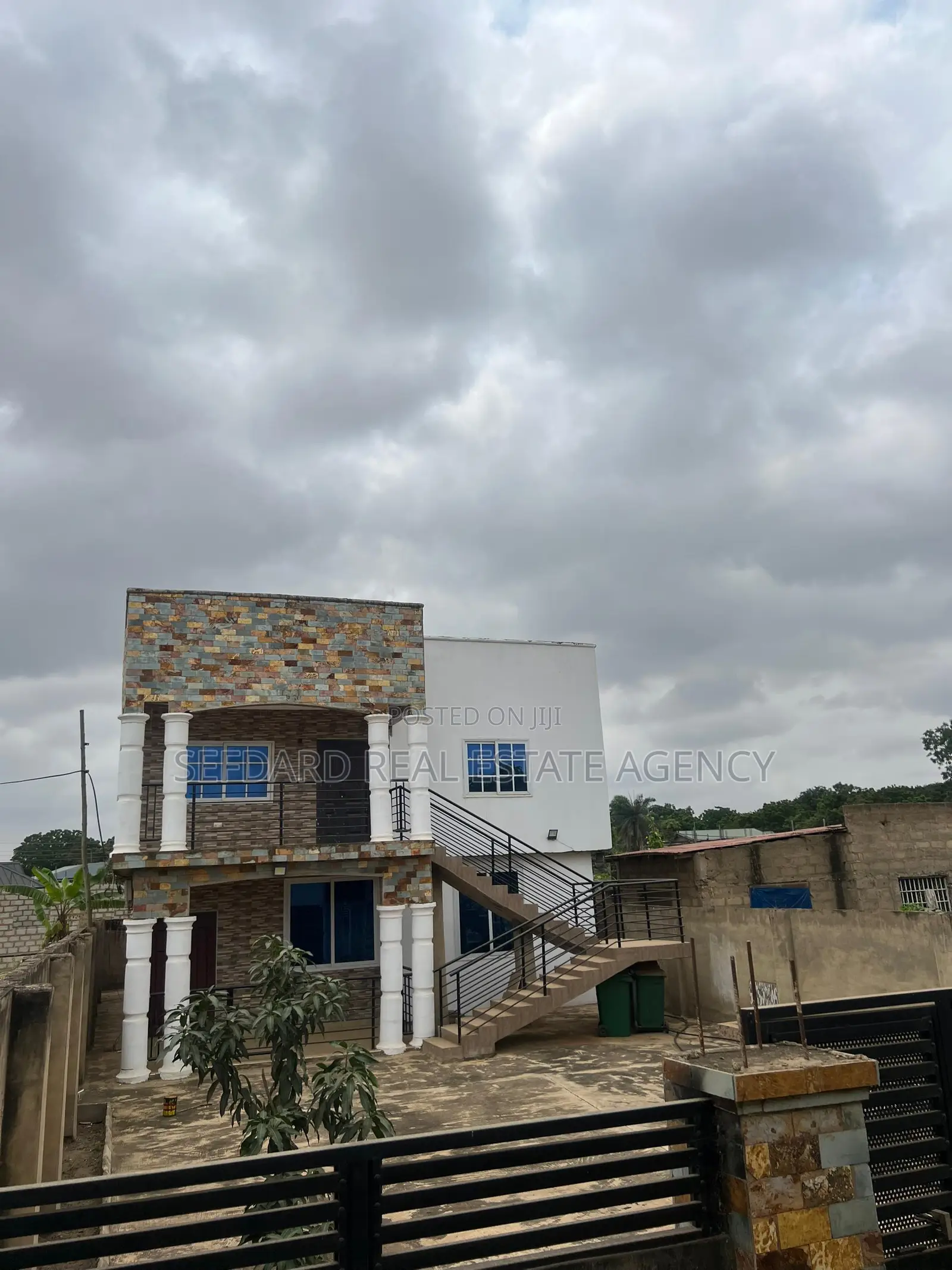 3bdrm Apartment in Sefdard Properties, Amasaman for rent - 3 bedroom Apartment in Greater Accra, Ga West Municipal, Amasaman - Rent