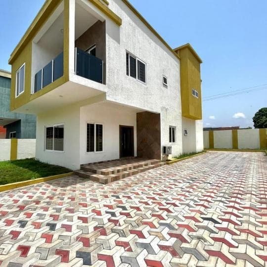 3 bedroom townhouse for rent at Spintex - 3 bedroom House in Spintex - Rent