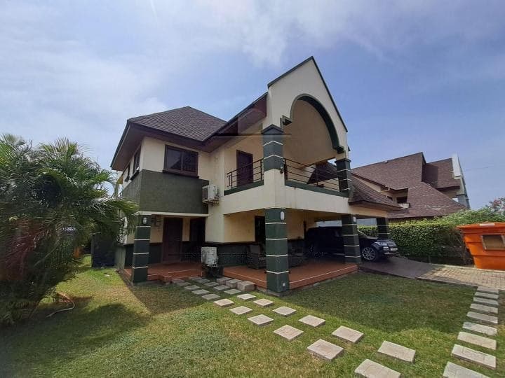 4 bedroom townhouse for sale at Sakumono - 4 bedroom House in Sakumono - Sale