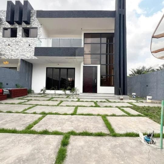 4 bedroom apartment for sale at East legon - 4 bedroom House in East legon - Sale