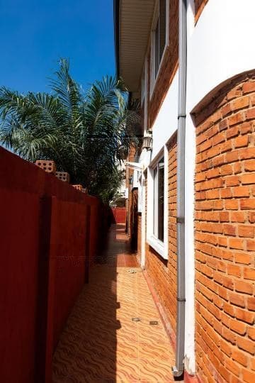 10 bedroom house for sale at Adjiringanor - 10 bedroom House in Adjiringanor - Sale