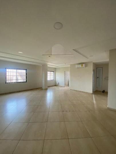 Commercial space for rent at Kumasi-Ahodwo - Commercial in Kumasi-Ahodwo - Rent