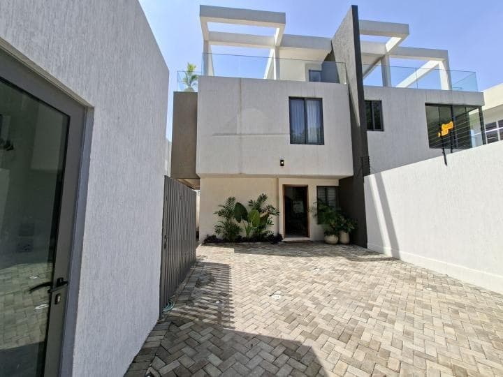 3 bedroom furnished house for rent at Cantonments - 3 bedroom House in Cantonments - Rent