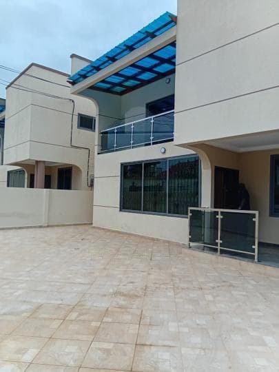 4 bedroom furnished house for sale at OYARIFA - 4 bedroom House in OYARIFA - Sale