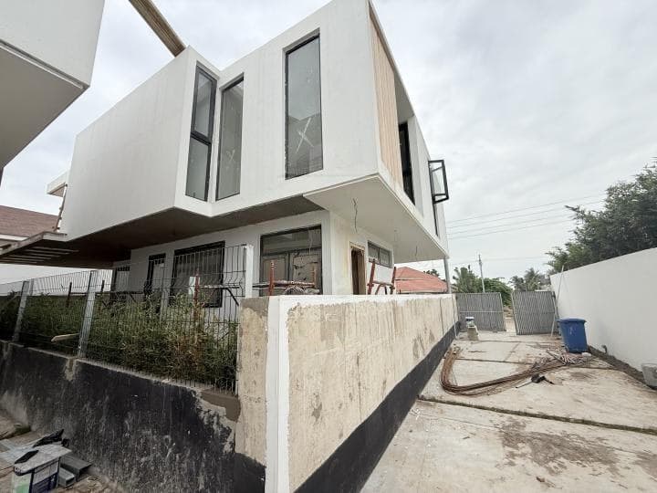 3 bedroom townhouse for sale at East legon prime - 3 bedroom House in East legon prime - Sale