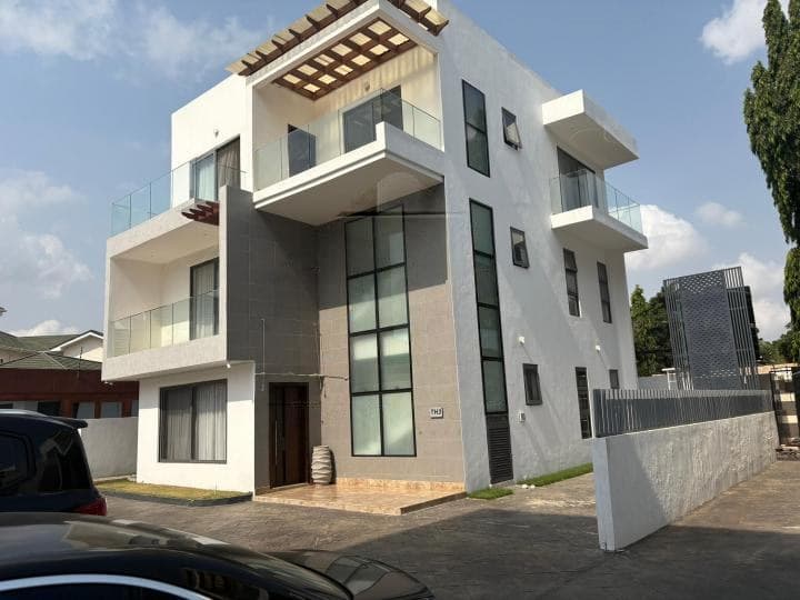 5 bedroom furnished townhouse for rent at Cantonments - 5 bedroom House in Cantonments - Rent