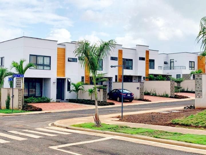 3 bedroom townhouse for rent at Ayimensah Park - 3 bedroom House in Ayimensah Park - Rent