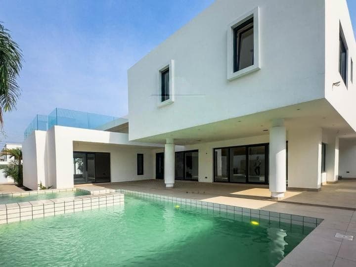 5 bedroom house for sale at East Legon - 5 bedroom House in East Legon - Sale