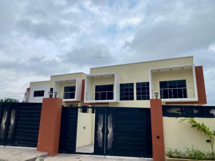 4 bedroom house for sale at Oyarifa - 4 bedroom House in Oyarifa - Sale