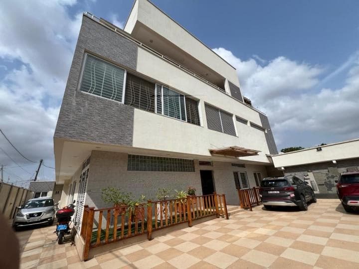 Commercial space for sale at Abelemkpe - Commercial in Abelemkpe - Sale