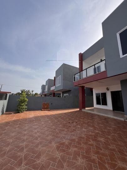 4 bedroom townhouse for sale at Ashaley Botwe - 4 bedroom House in Ashaley Botwe - Sale
