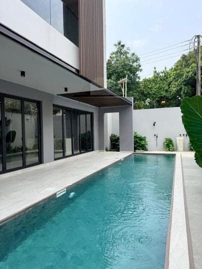 4 bedroom house for rent at Cantonments - 4 bedroom House in Cantonments - Rent