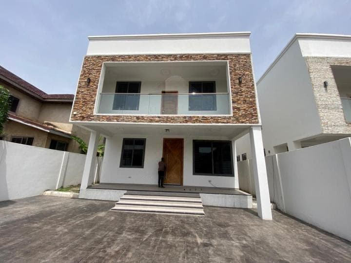 4 bedroom townhouse for sale at Spintex - 4 bedroom House in Spintex - Sale