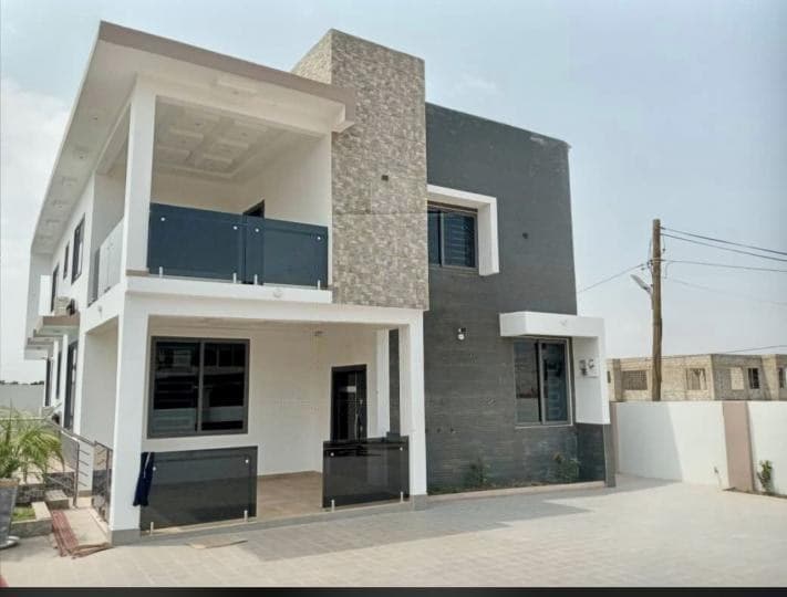 4 bedroom townhouse for sale at East Legon ARS - 4 bedroom House in East Legon ARS - Sale