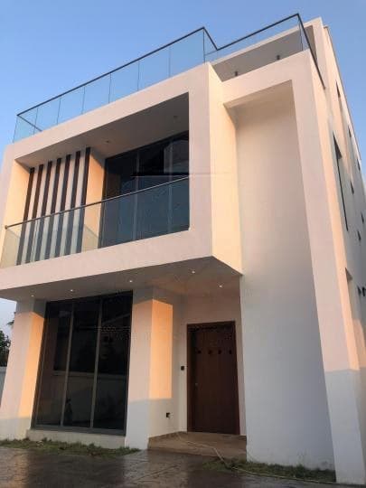 4 bedroom house for sale at East Legon, Adjiringanor - 4 bedroom House in East Legon, Adjiringanor - Sale