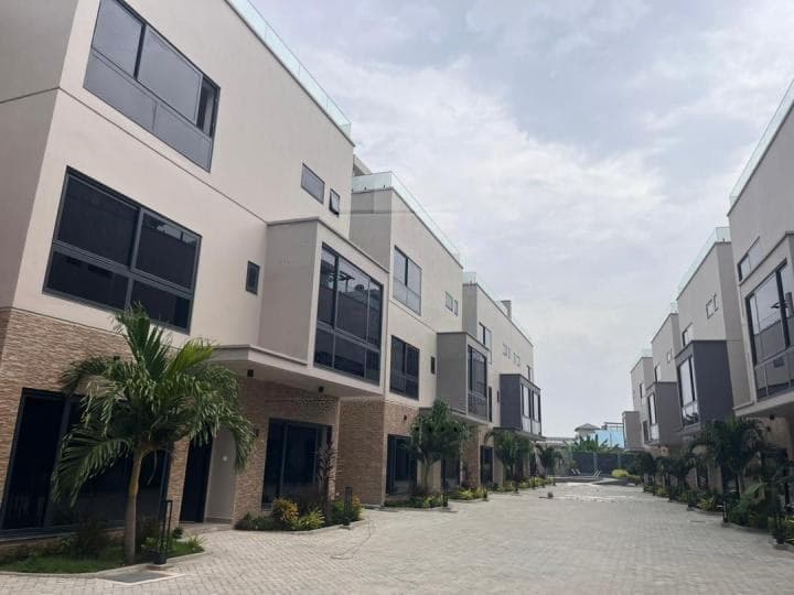 3 bedroom townhouse for rent at Airport Area - 3 bedroom House in Airport Area - Rent
