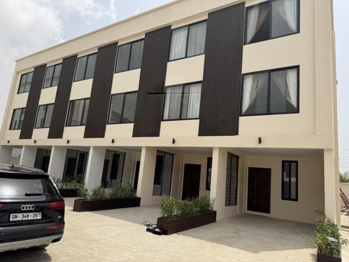 3 bedroom townhouse for rent at Sakumono Lashibi - 3 bedroom House in Sakumono Lashibi - Rent