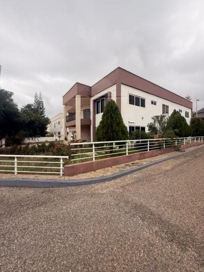 4 bedroom townhouse for rent at Labone - 4 bedroom House in Labone - Rent