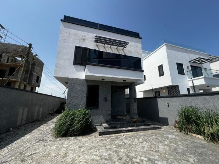 5 bedroom apartment for sale at Adjiringanor - 5 bedroom Apartment in Adjiringanor - Sale