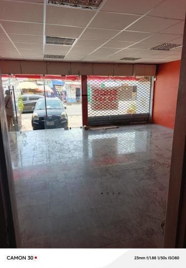2 room shop for rent at Osu - 2 bedroom Commercial in Osu - Rent