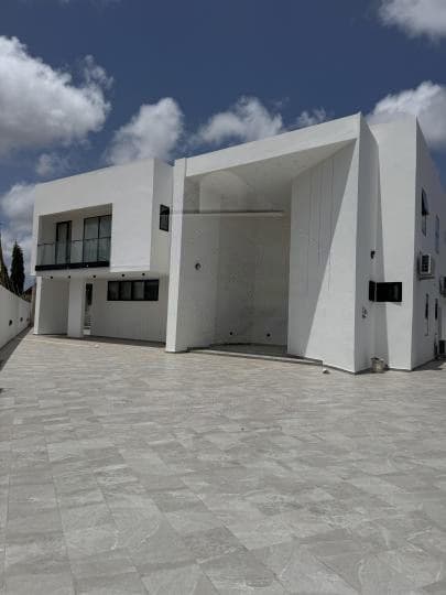 4 bedroom house for sale at Adjiringanor - 4 bedroom House in Adjiringanor - Sale