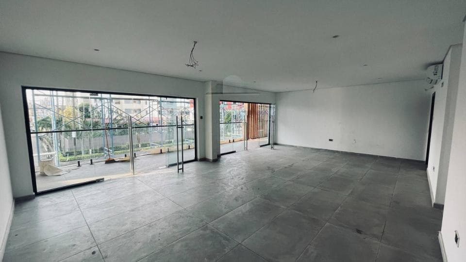Shop for rent at Dzorwulu - Commercial in Dzorwulu - Rent