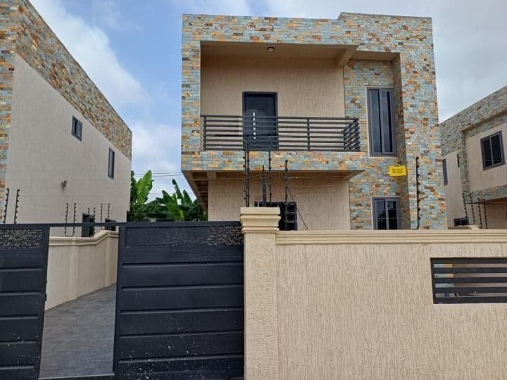 2 bedroom townhouse for sale at Dome - 2 bedroom House in Dome - Sale