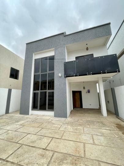3 bedroom townhouse for sale at East Airport - 3 bedroom House in East Airport - Sale