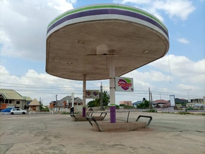 6 room commercial space for sale at East legon adjinganor - 6 bedroom Commercial in East legon adjinganor - Sale
