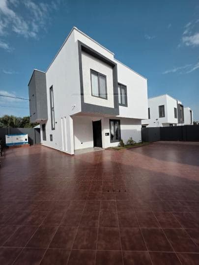 3 bedroom furnished townhouse for rent at Eastlegon - 3 bedroom House in Eastlegon - Rent